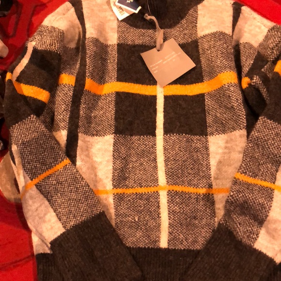 Marked sweater - Picture 1 of 2